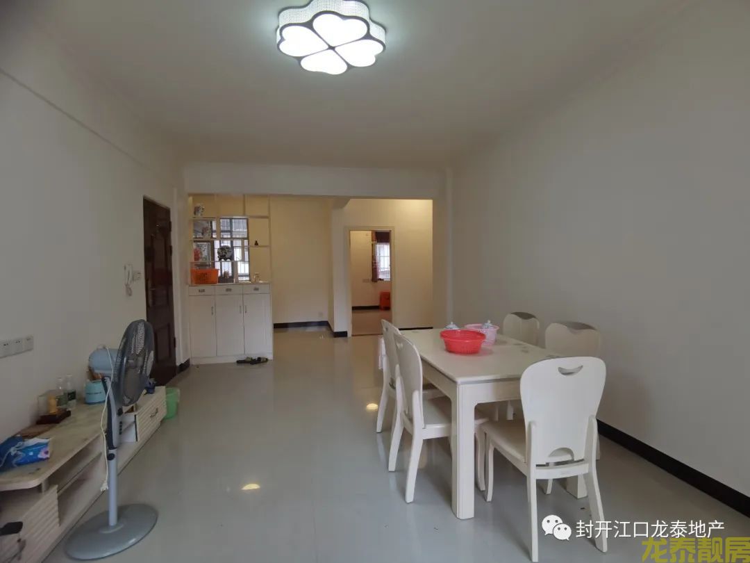 广信新城 步梯靓楼层  业主少住