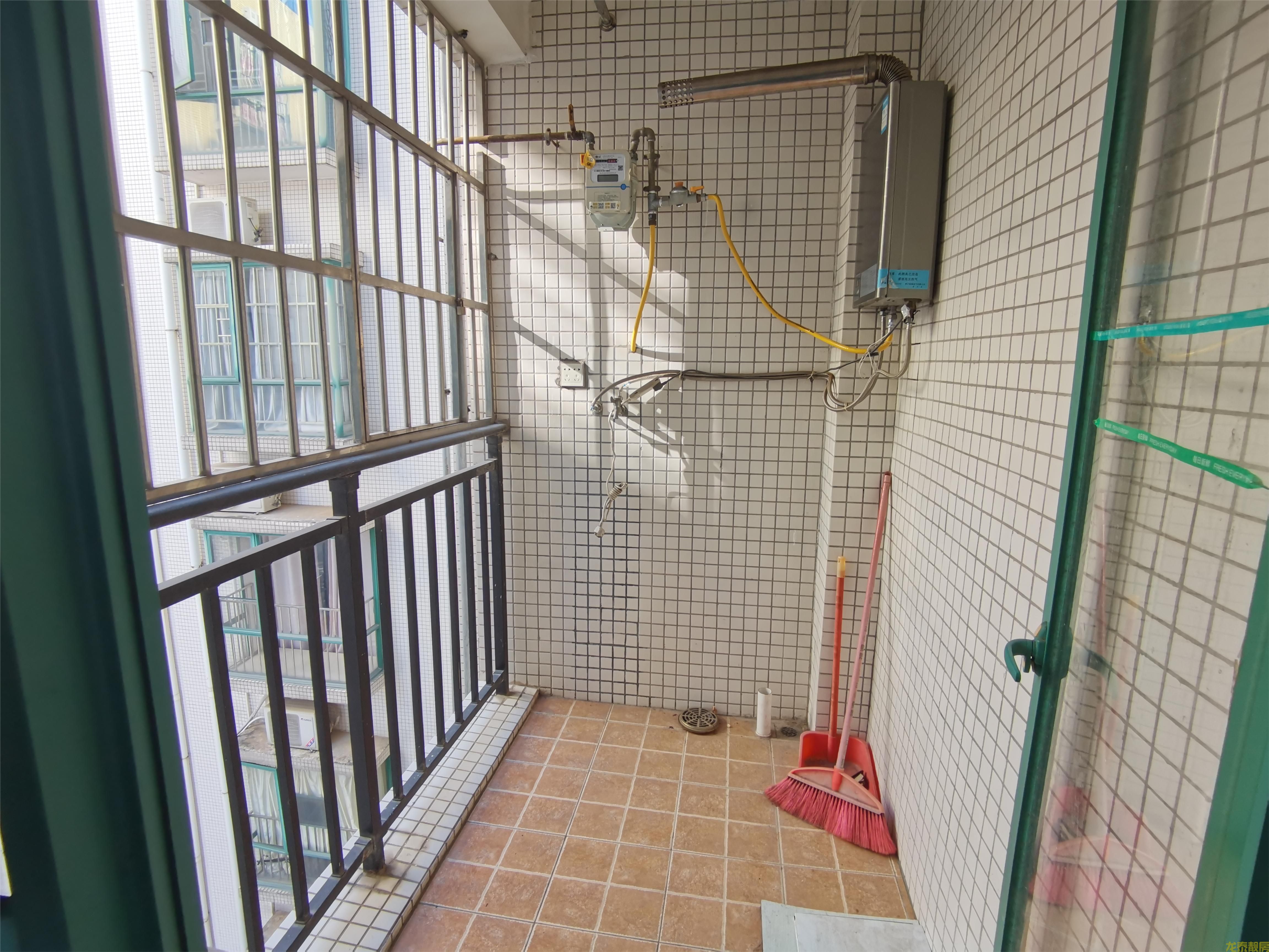 龙泉居电梯靓楼层精装3房