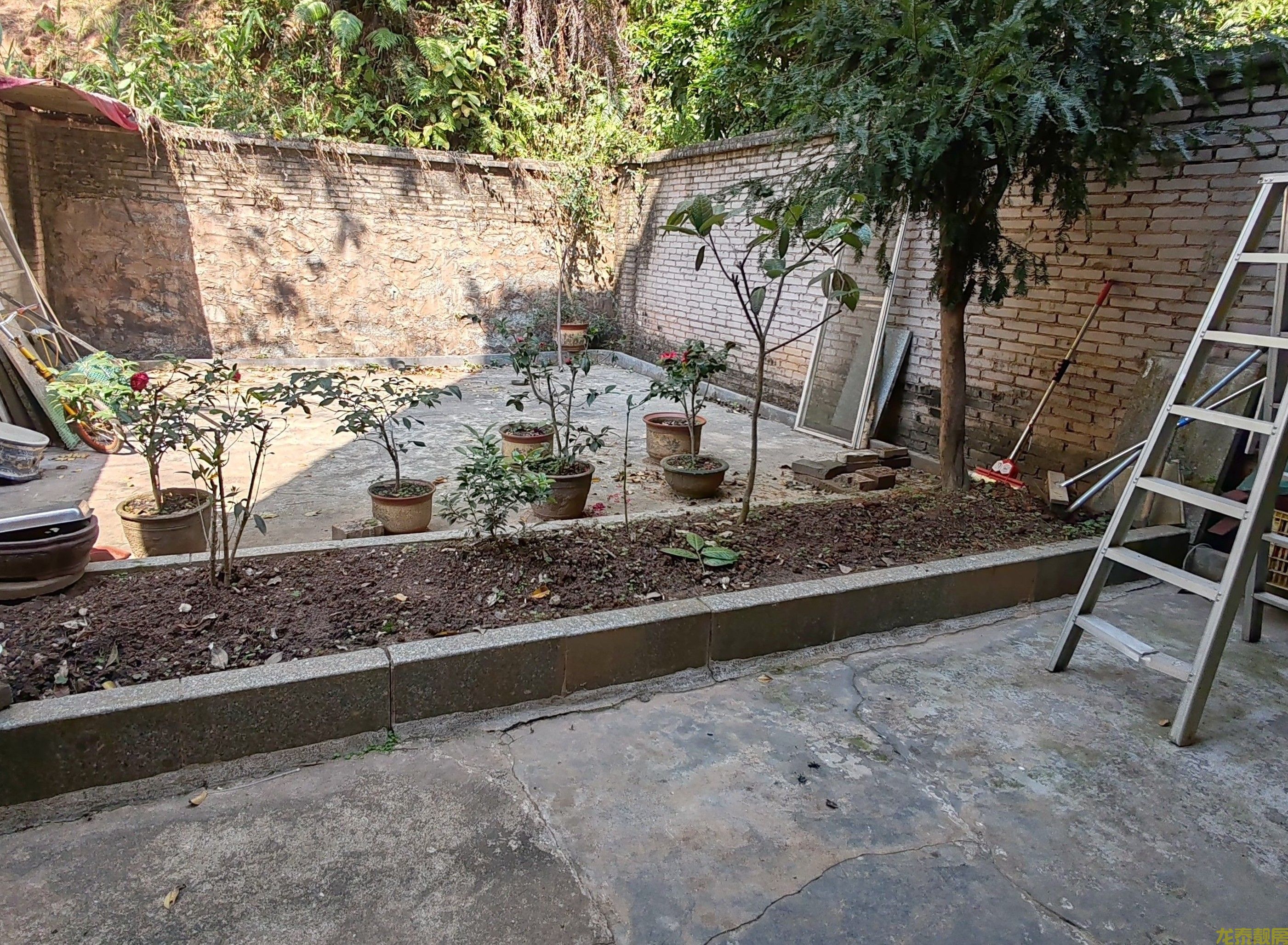 江口城区三层半自建房带前后花园