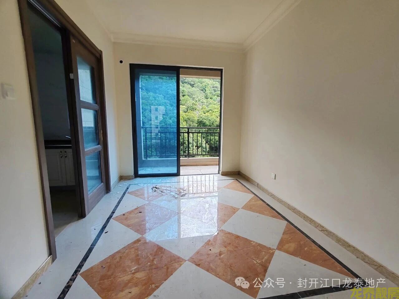 豪园一梯一户南北对流精装新房