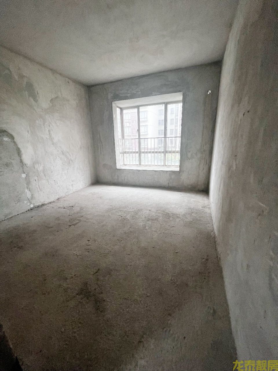 县府广场旁星河御景好房出售！