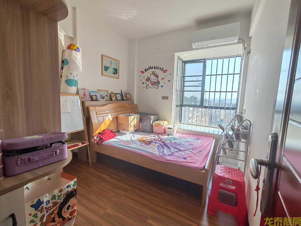 广信嘉园楼王单位，劲笋！毛坯价住精装大三房！